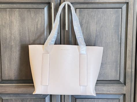 michael kors iconic tote bag